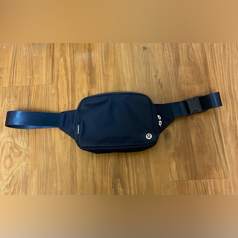 Lululemon Everywhere Belt Bag Large 2L